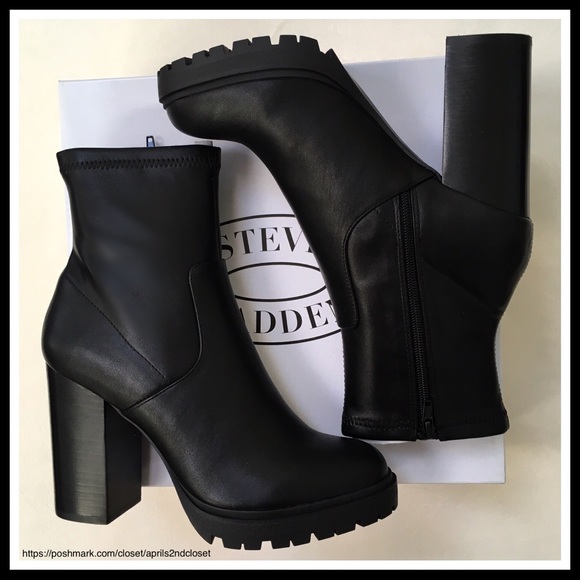 STEVE MADDEN BLACK STRETCH HEELED BOOTS - Picture 2 of 7
